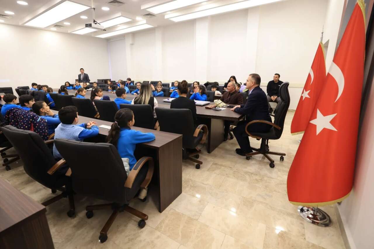 Vali Akbıyık, Dumlupınar İlkokulu Öğrencileriyle Buluştu 10